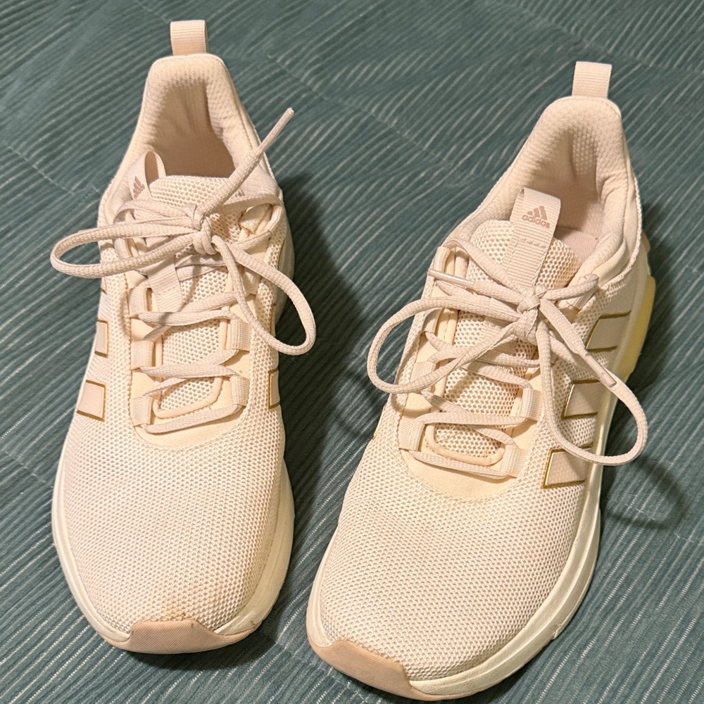 adidas Women’s Cream/Beige Lightweight Athletic Sneakers
